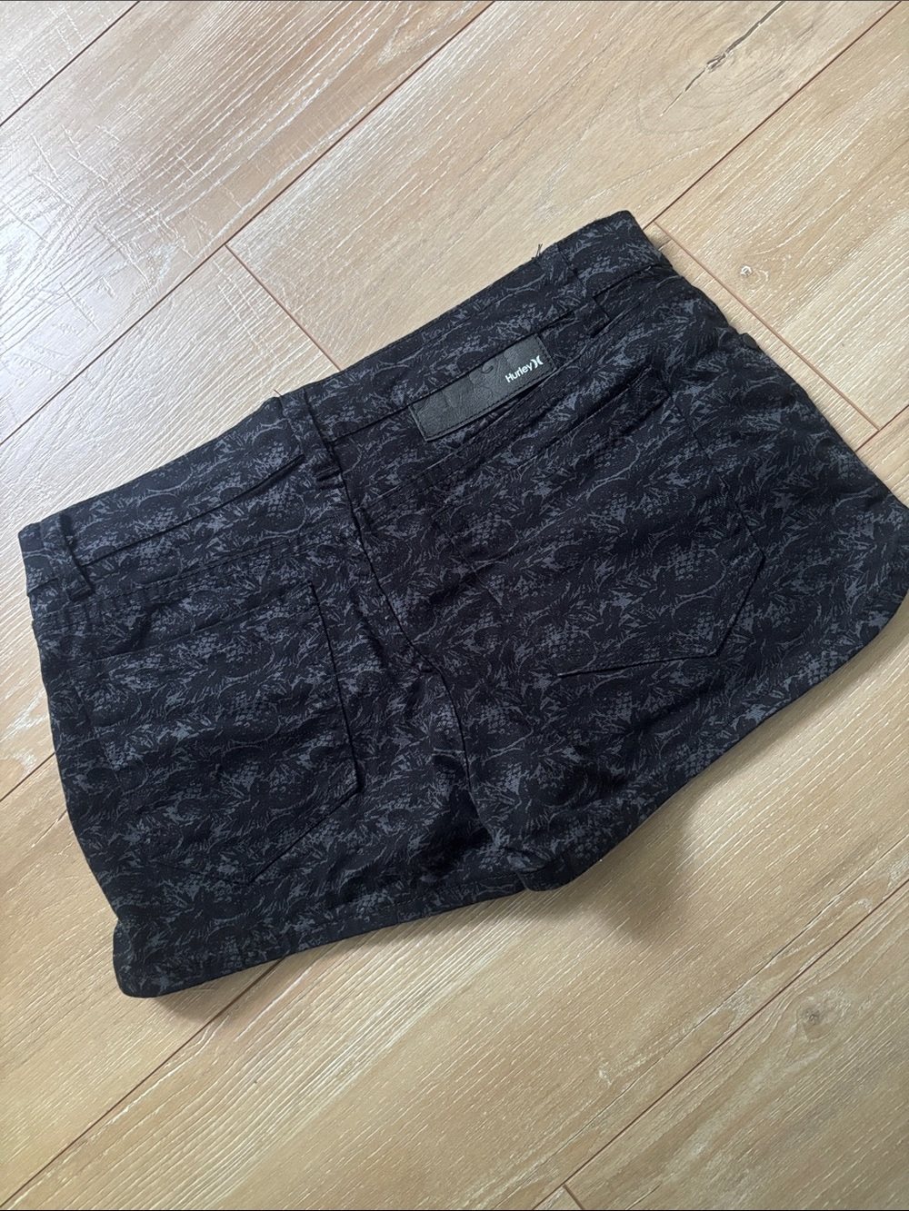 Hurley Black Patterned New Shorts - Picture 5 of 10